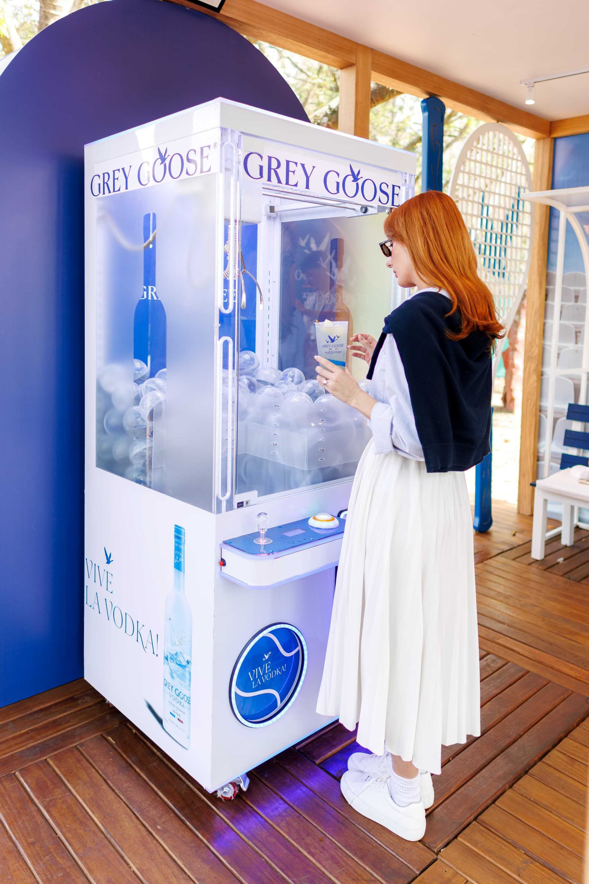 Claw Machine, máquina de garra premium com LED de alto brilho em ativação de marca